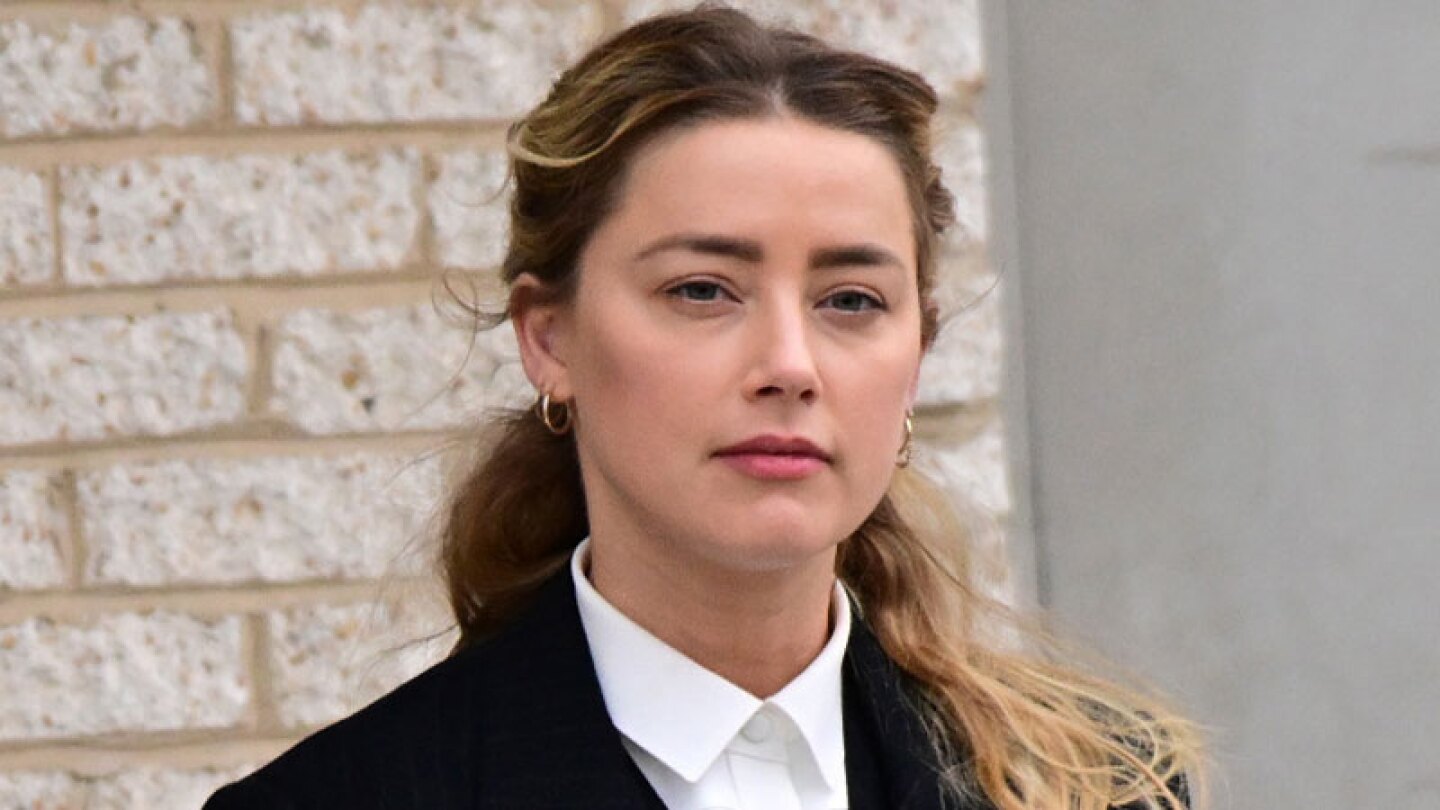 Exempleada de Amber Heard acusa a la actriz de robarle su historia de abuso