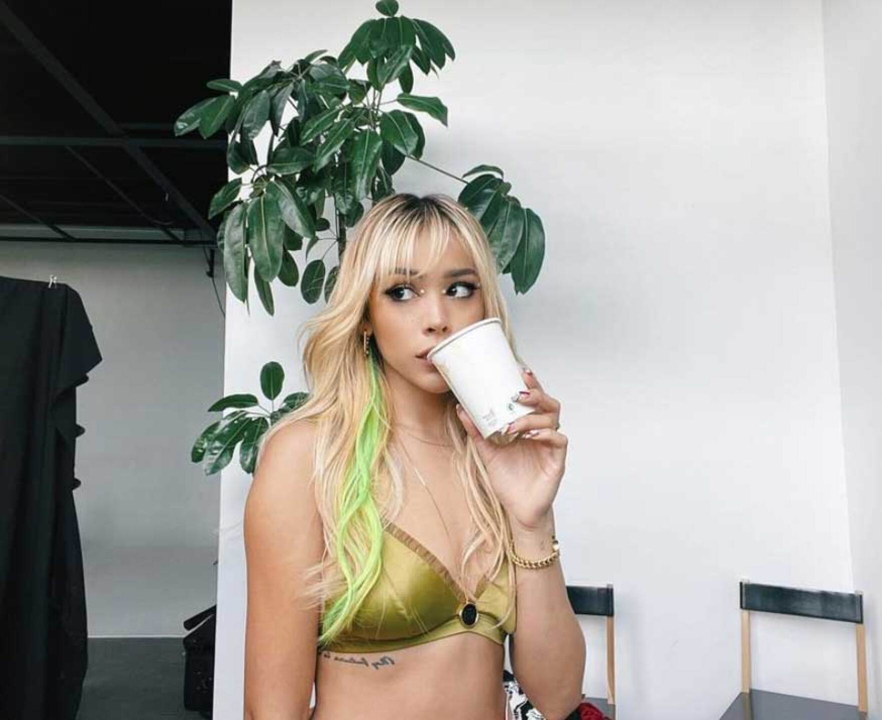 danna paola belinda lucen mismo atuendo