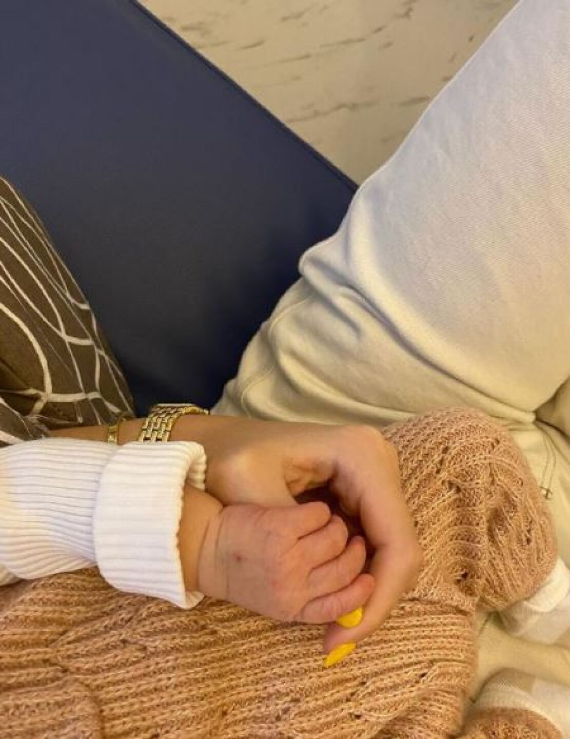 El Potrillo festeja el primer cumpleaños de su nieta