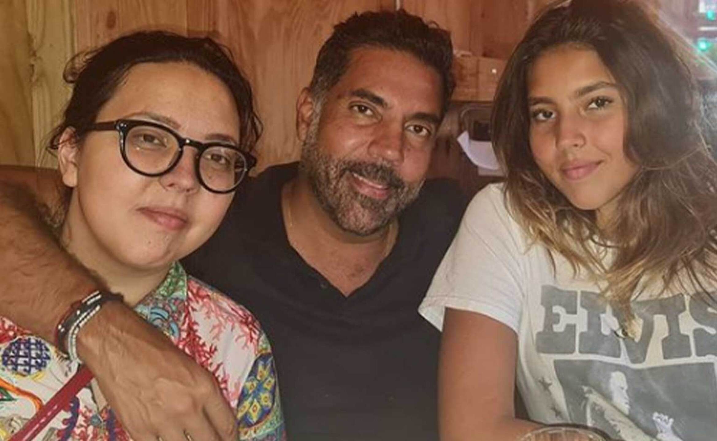 Pablo Moctezuma y sus hijas.