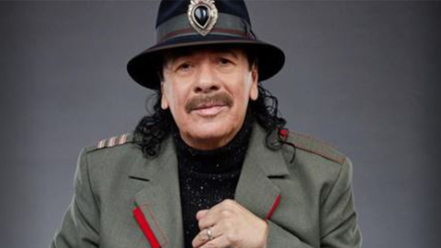 Carlos Santana se desvaneció en el escenario 