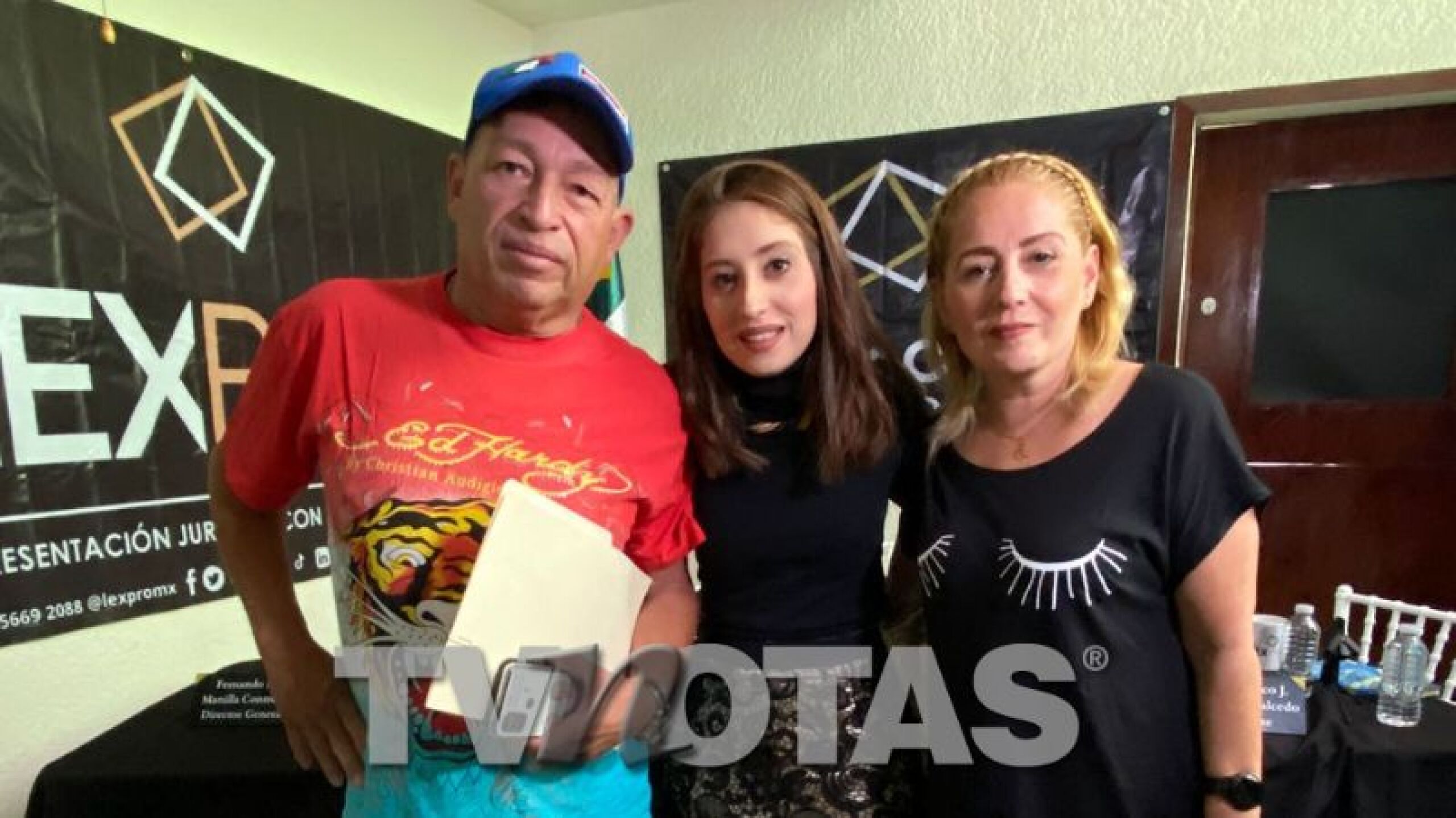 Padre madre y hermana de Octavio Ocaña en LexPro el 15 de mayo del 2023