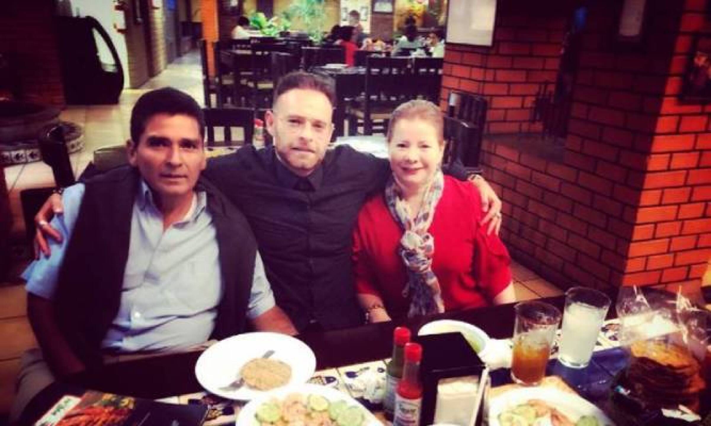 Luis Ernesto y sus padres
