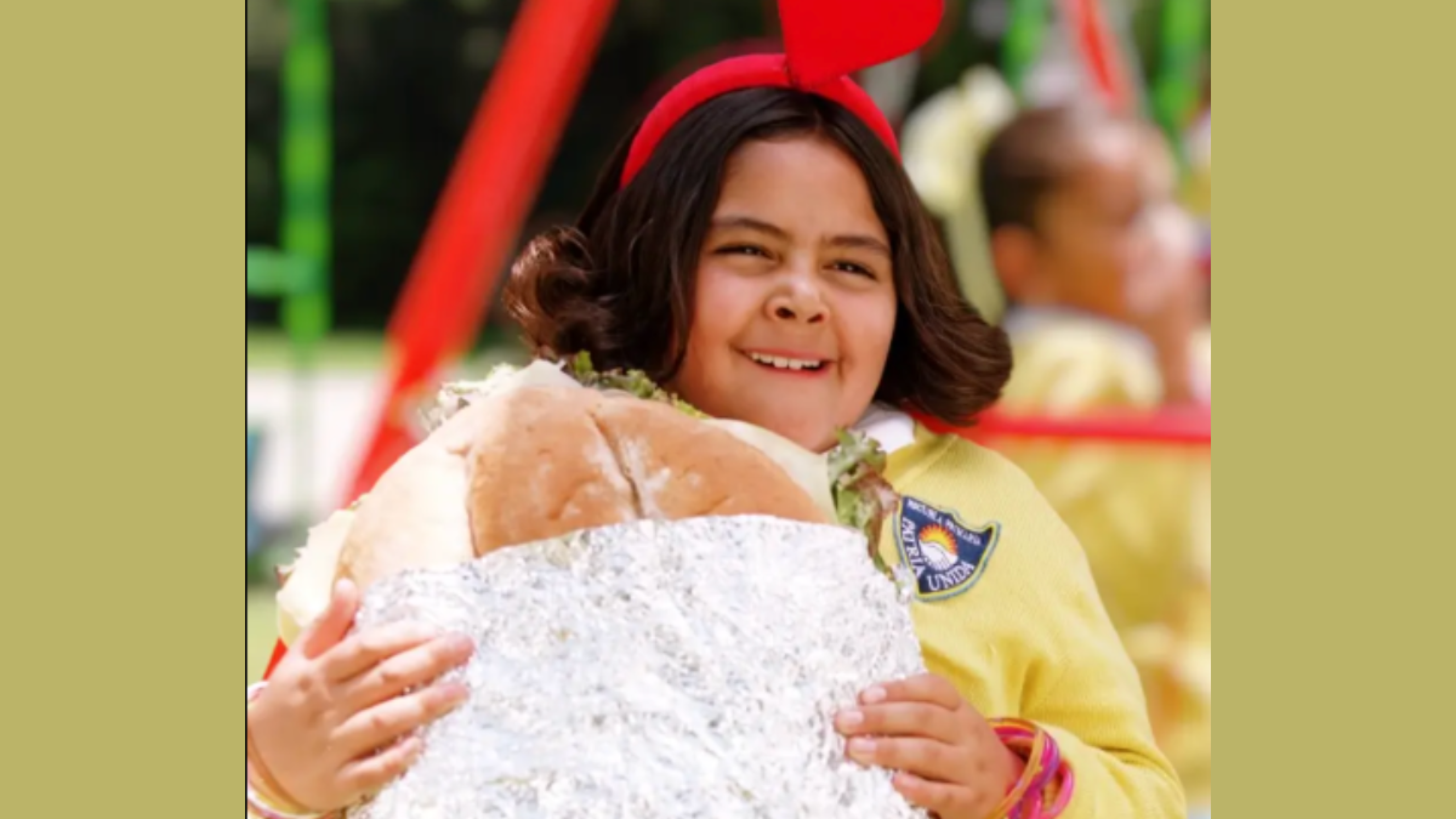 Ana Paula Cáceres como "Polita"