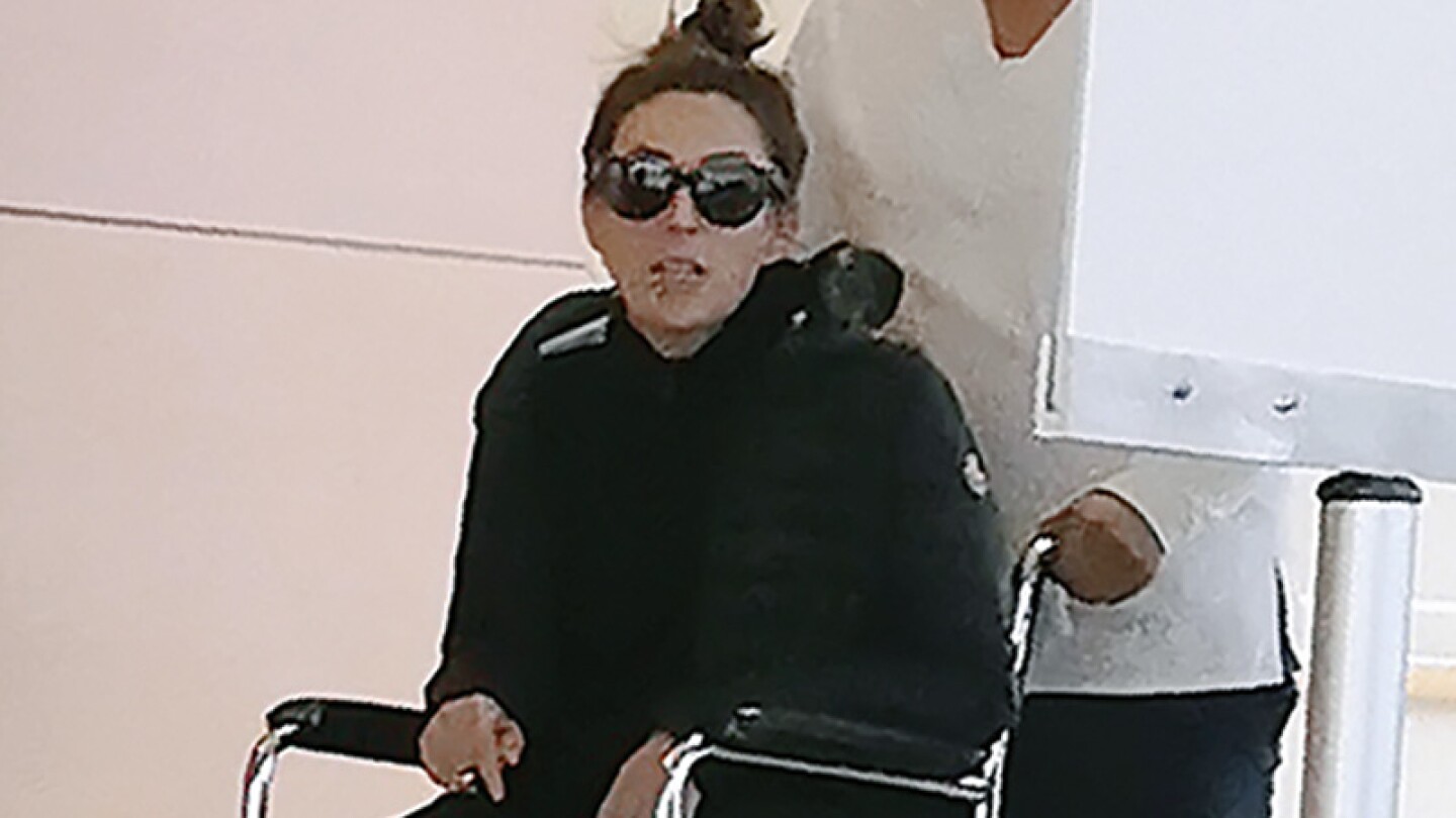 Jacky Bracamontes se realizó cuatro cirugías al mismo tiempo: operación de senos, liposucción, marcador abdominal y ombligo.