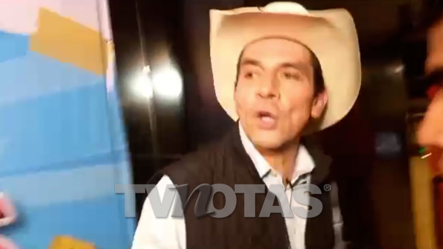 Jorge Salinas se pelea con reportero 