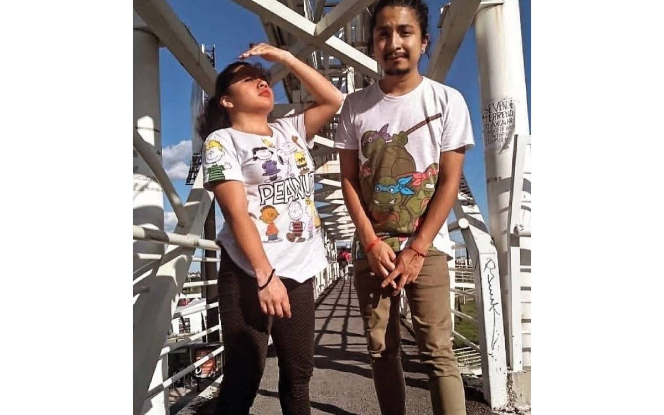 La Bea y su novio, Isra Punk