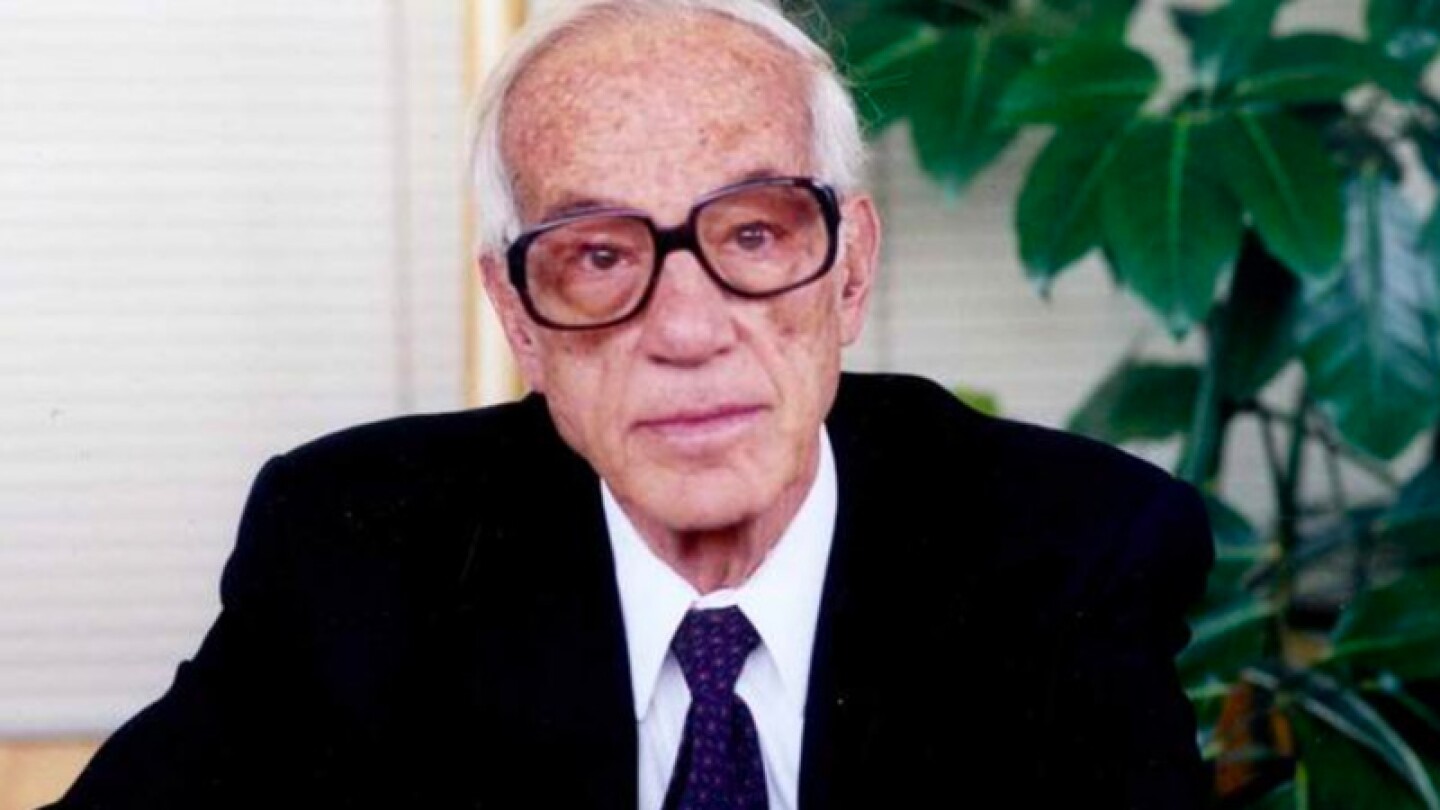 Lamentan famosos muerte de Luis de Llano Palmer en redes