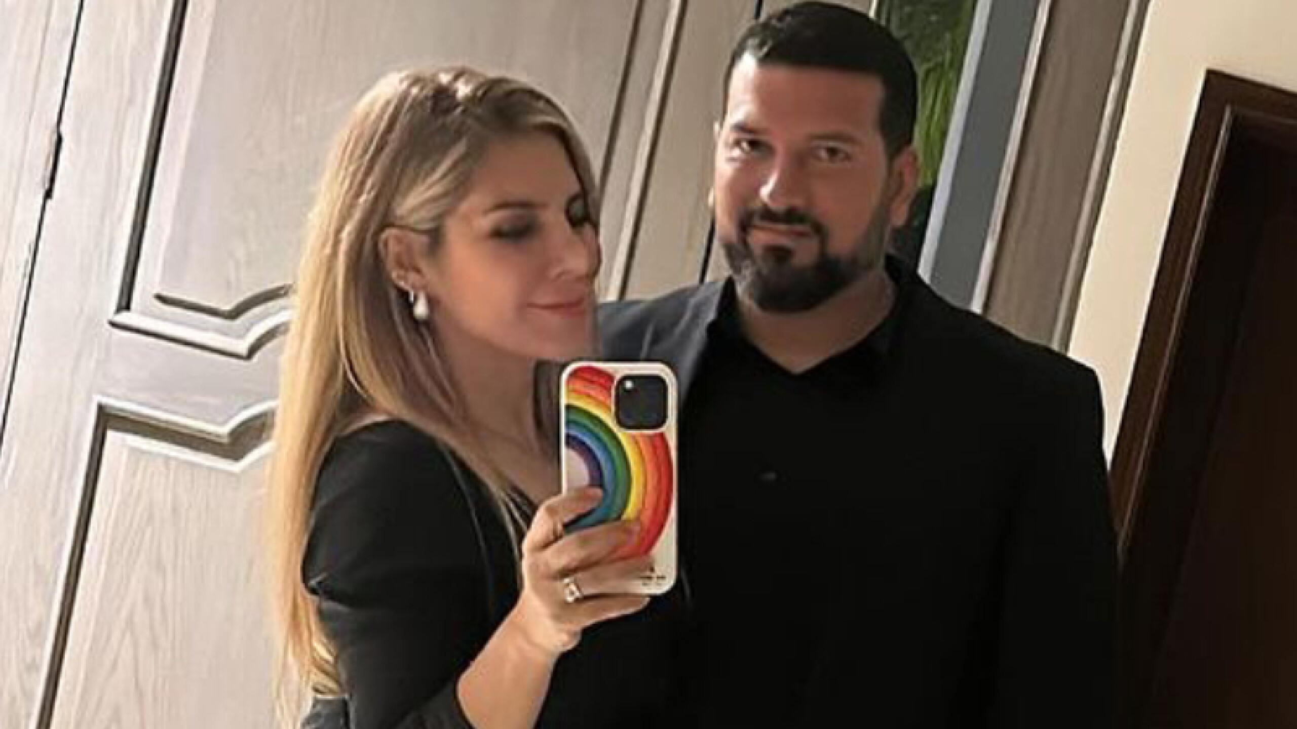 Esposo de Karla Panini le dedica romántico mensaje