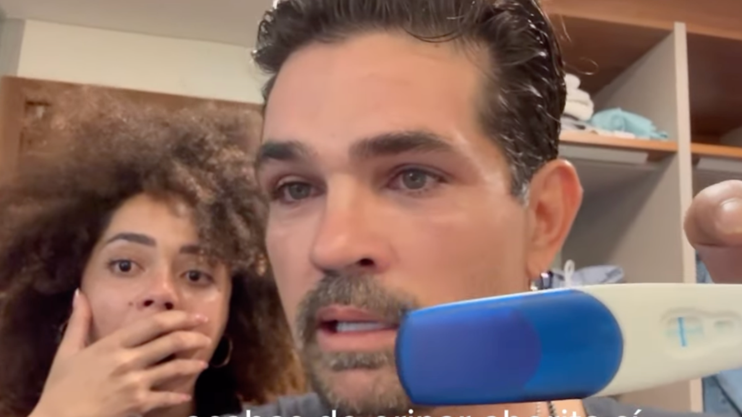 Ferdinando Valencia y Brenda Kellerman anuncian embarazo