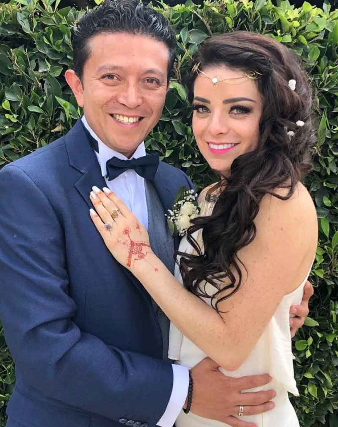 Violeta Isfel y su esposo Raúl Bernal están de manteles largos