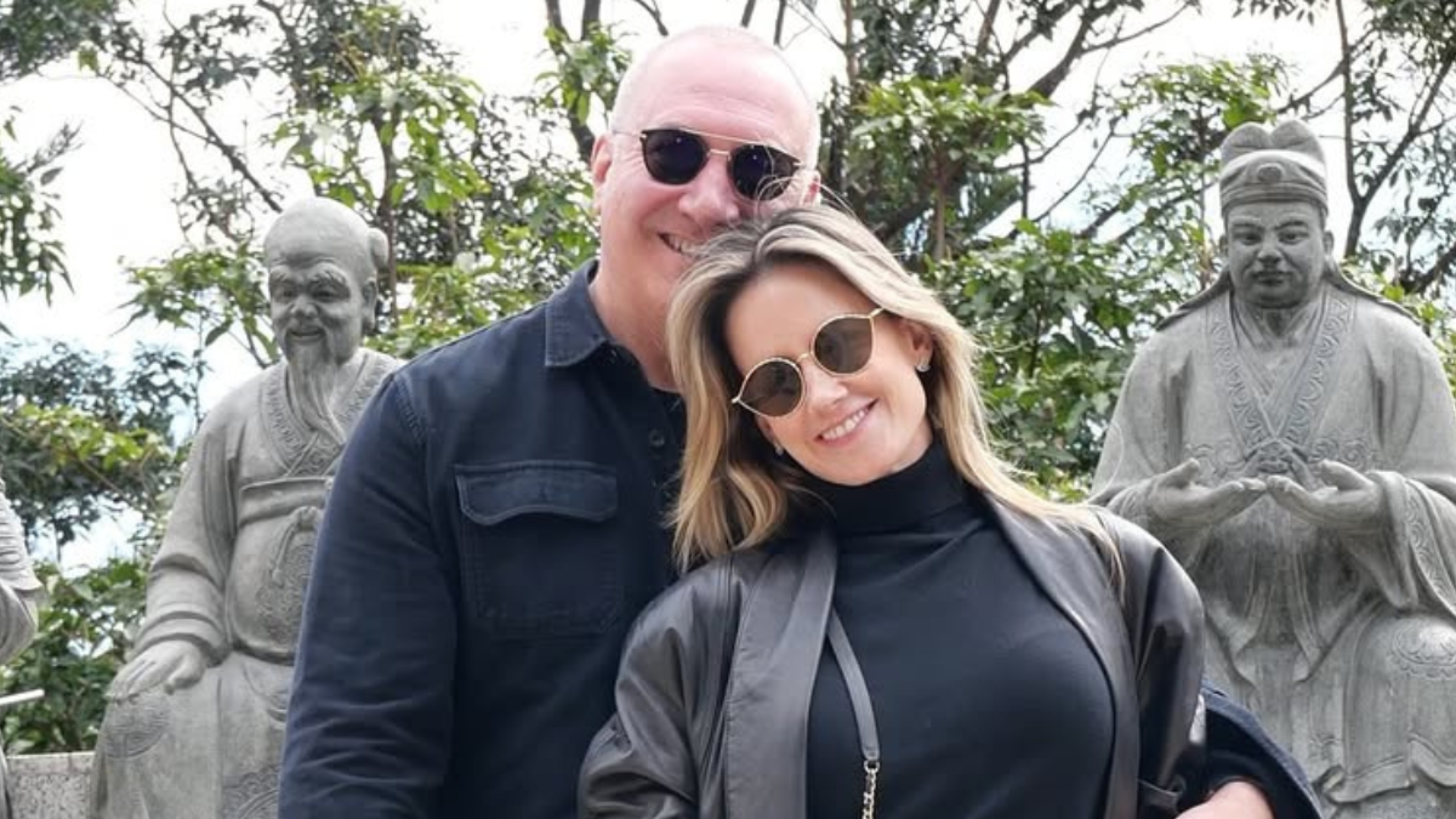 Altaír Jarabo y su esposo