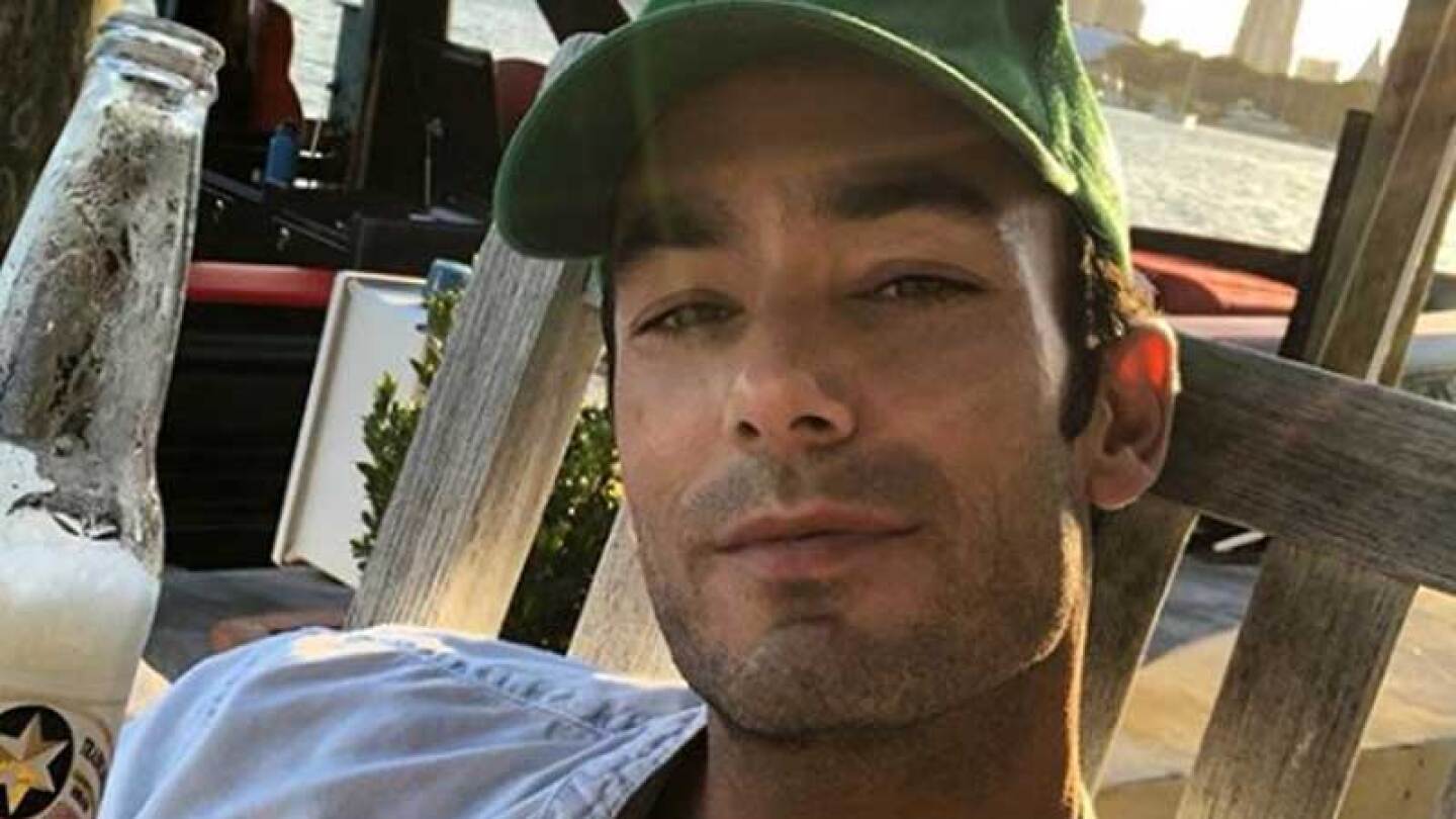 Instagram @aarondiaz