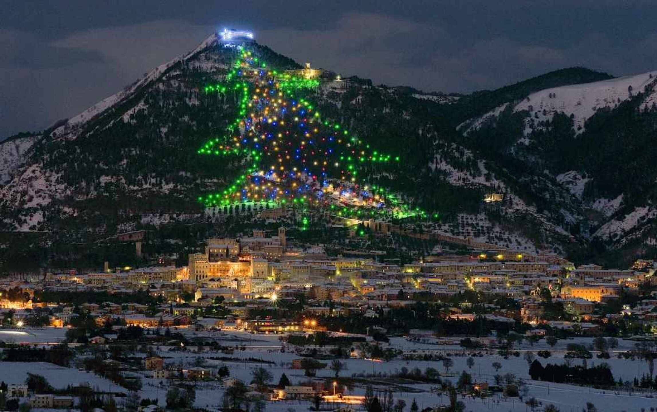 feliz navidad regalos árbol familia feliz año nuevo