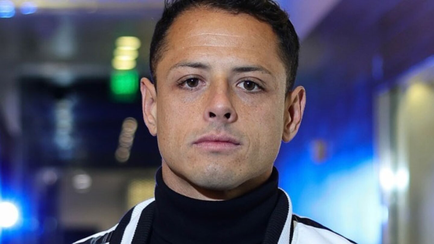 Chicharito Hernández le niega foto a niño y lo critican en redes