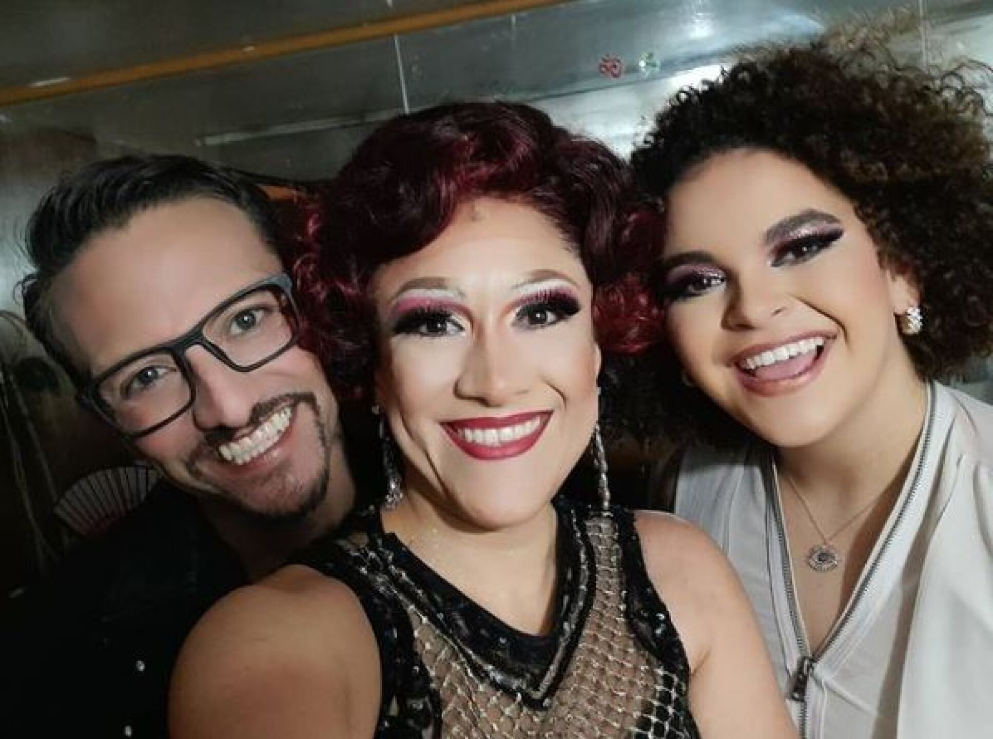 La despiden con emotivas palabras.