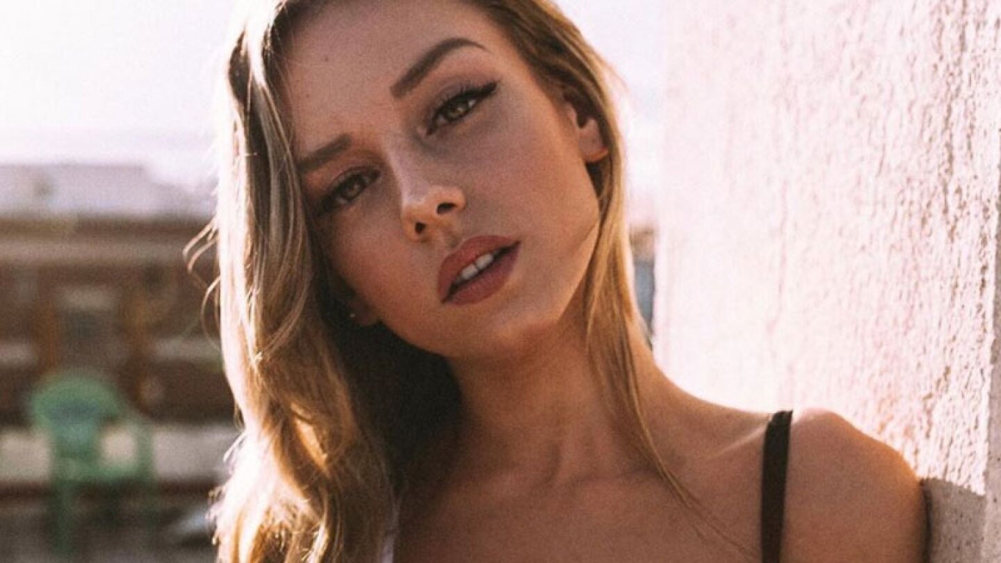 Ester Expósito baila reggaeton