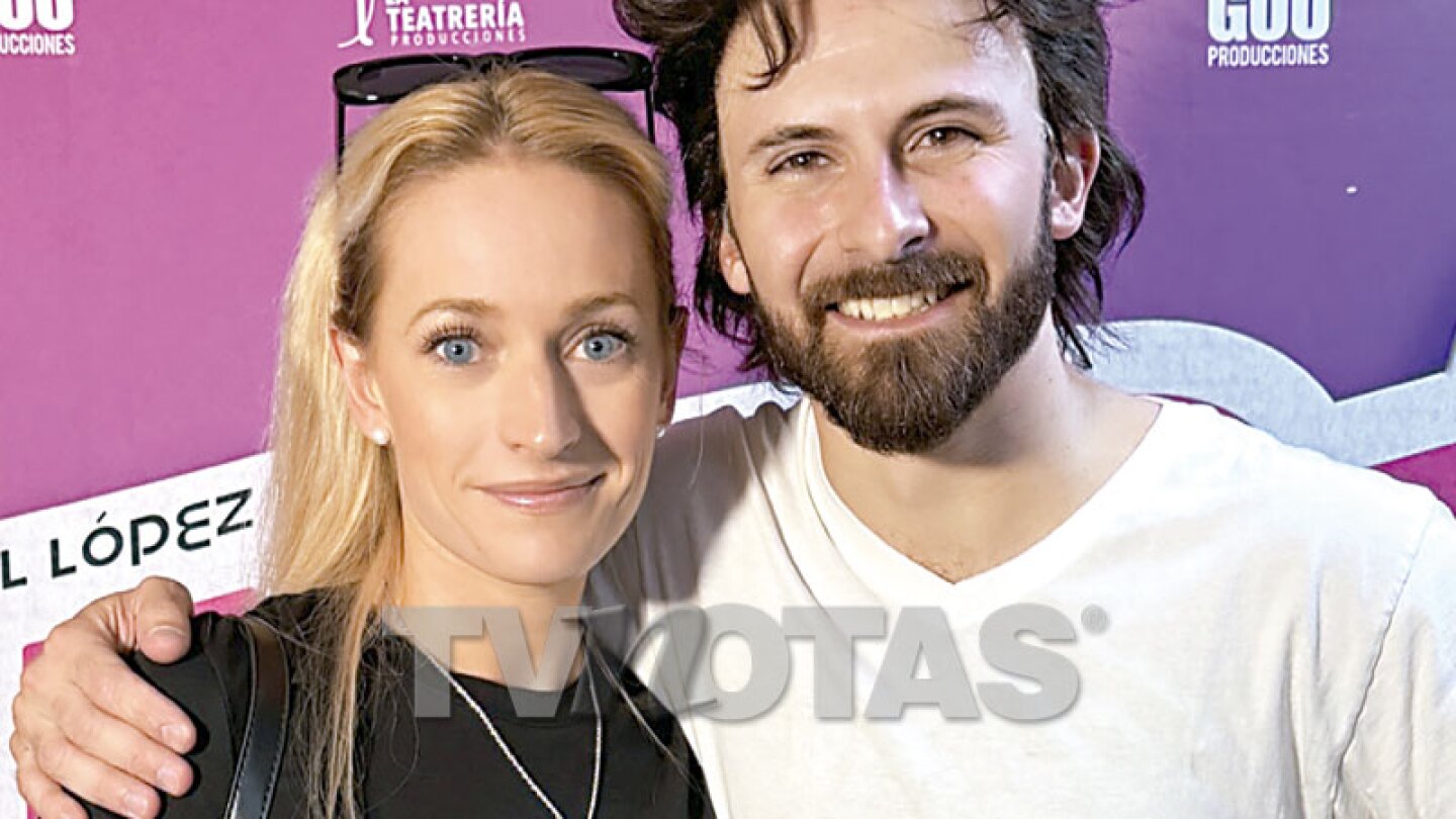 Imanol fotos con guapa rubia