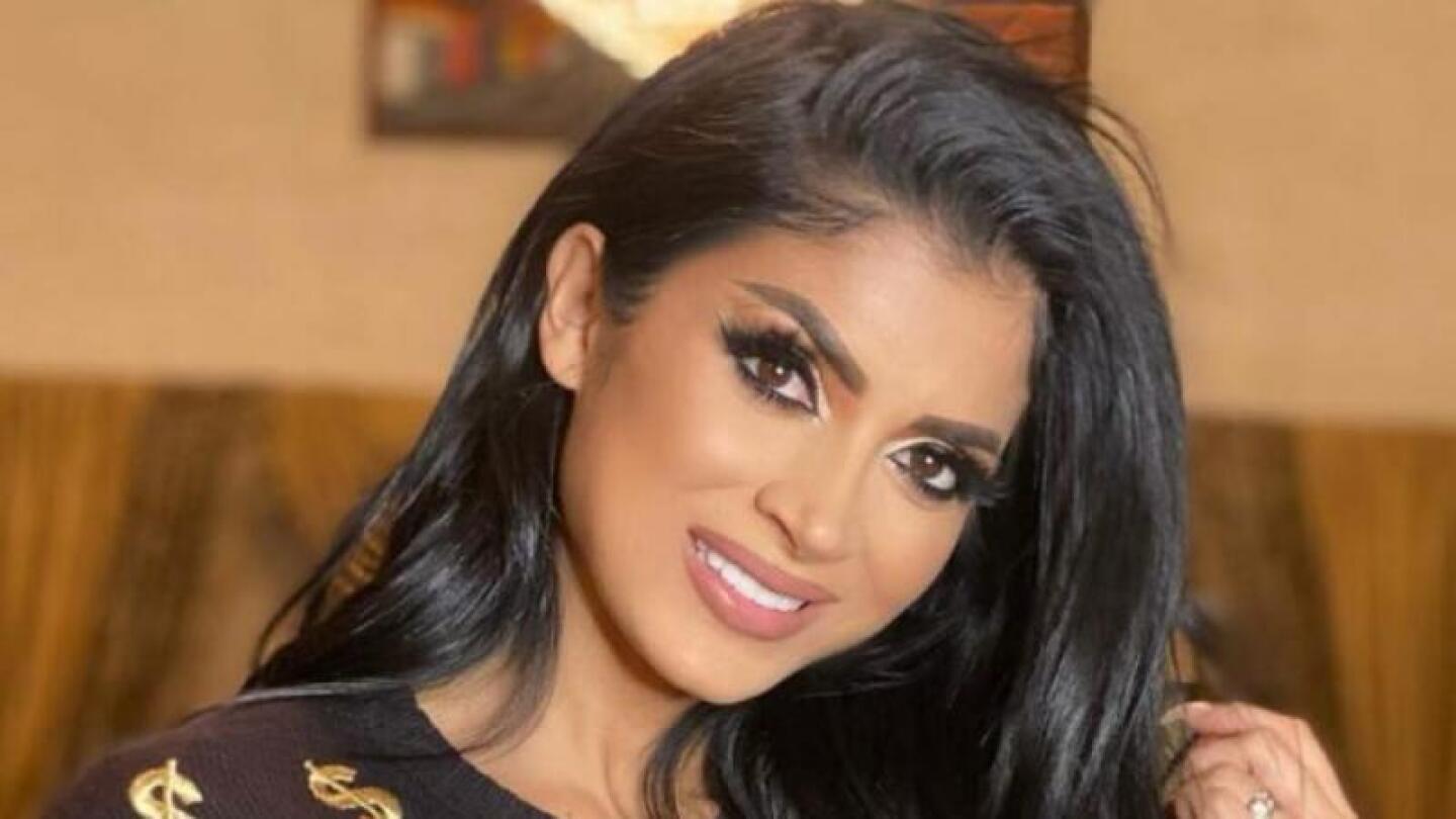 Kimberly Flores explica por qué su ombligo es así