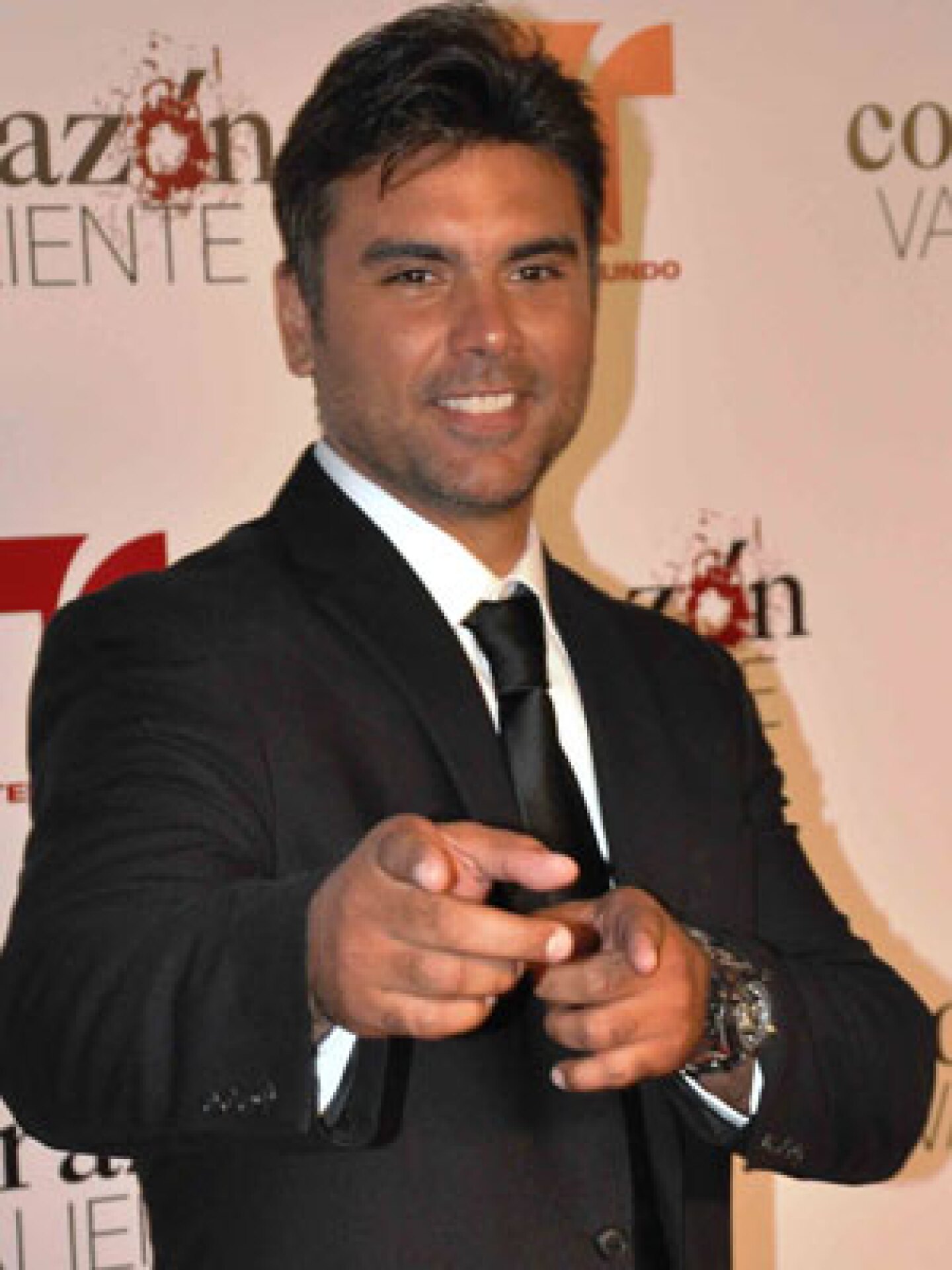 Jorge Luis fue bailarín de la famosa cantante Yuri, por más de 2 años.