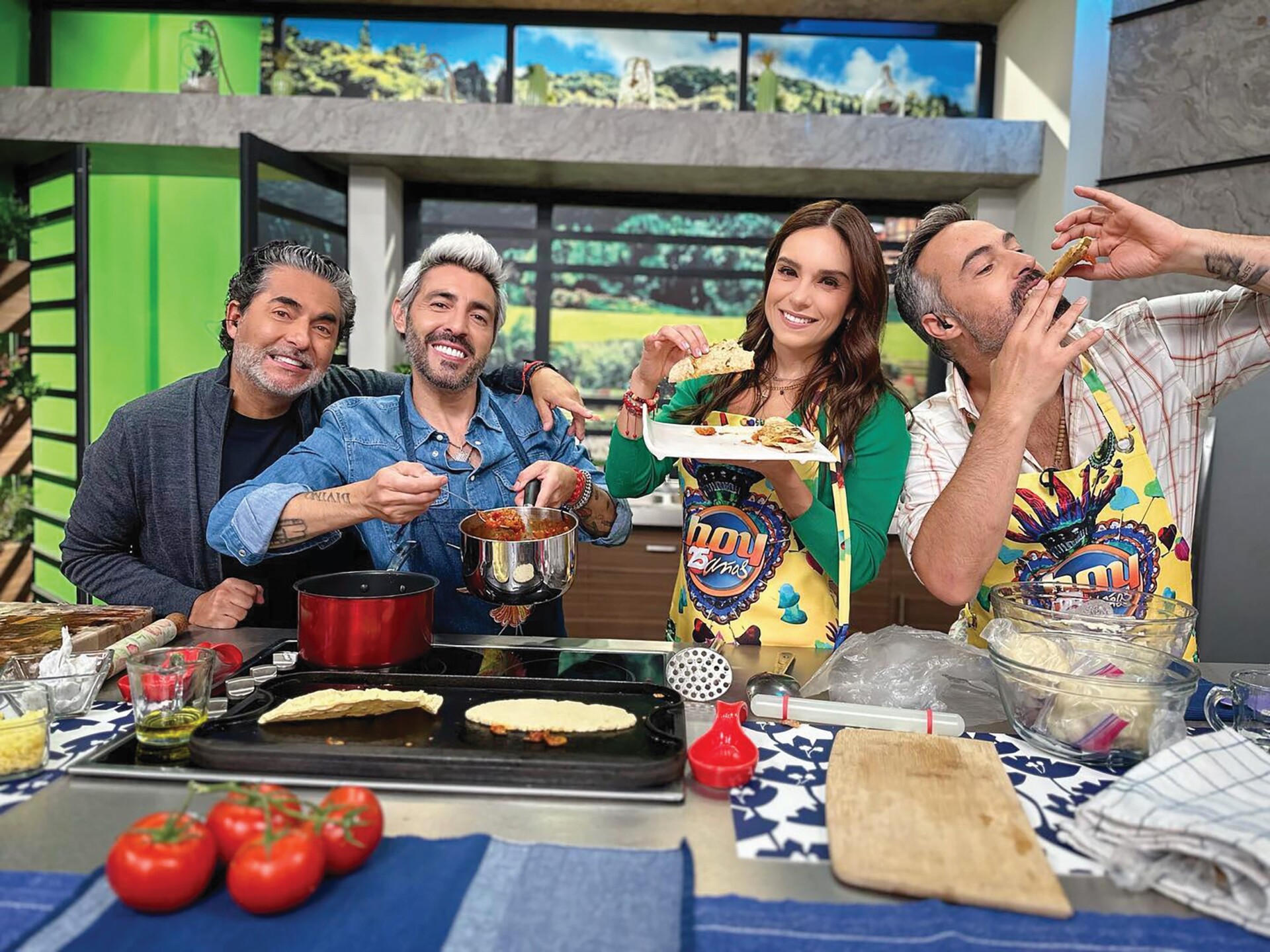 Raúl Araiza conductores programa Hoy univision