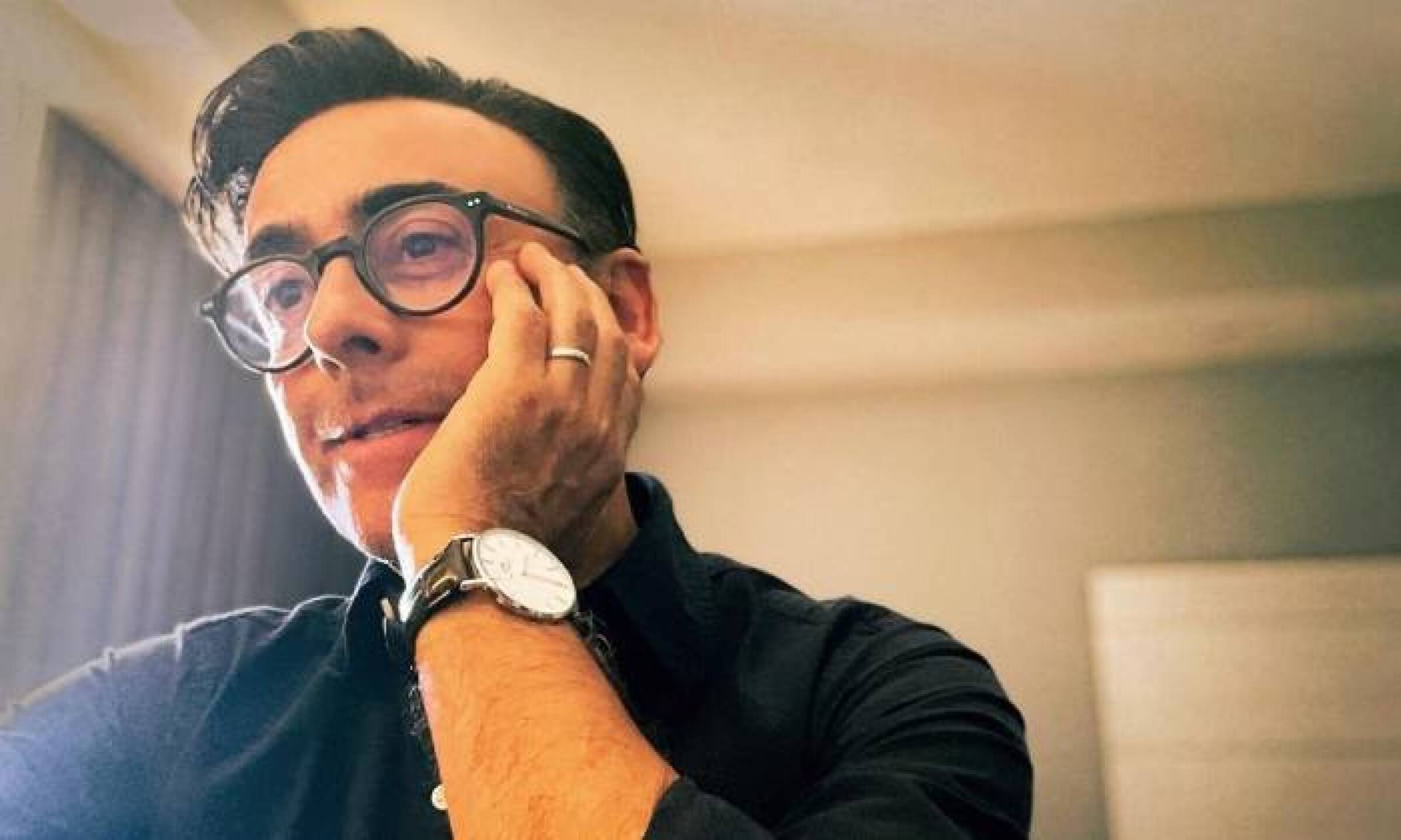 Adal Ramones, es un presentador, actor y productor de televisión mexicano, que además ha realizado labores como creador de contenidos, escritor y director de escena.