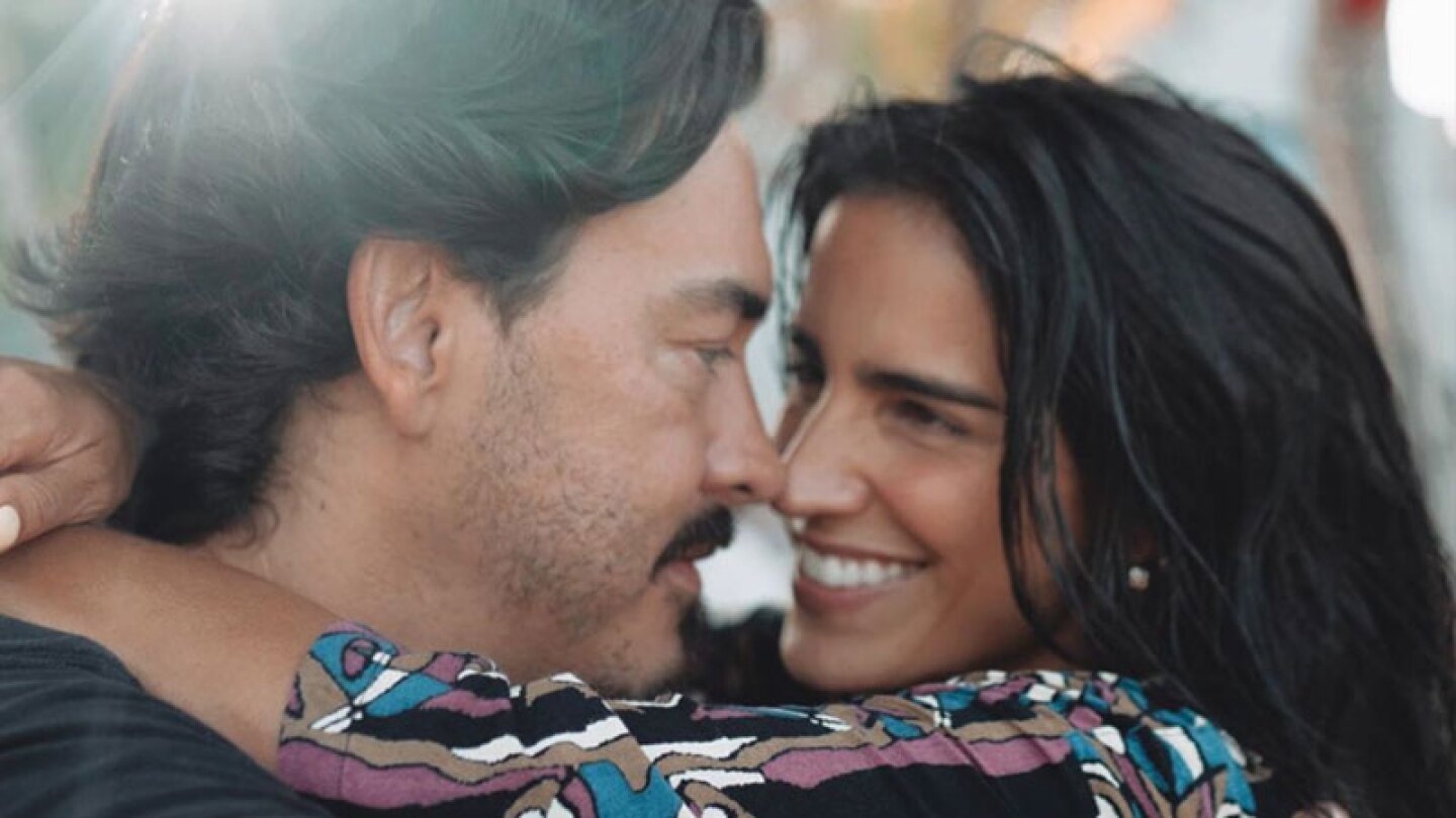 Bárbara de Regil y su esposo se tatúan sus nombres