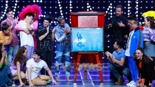 Develación de placa 100 representaciones Todo mundo habla de Jamie