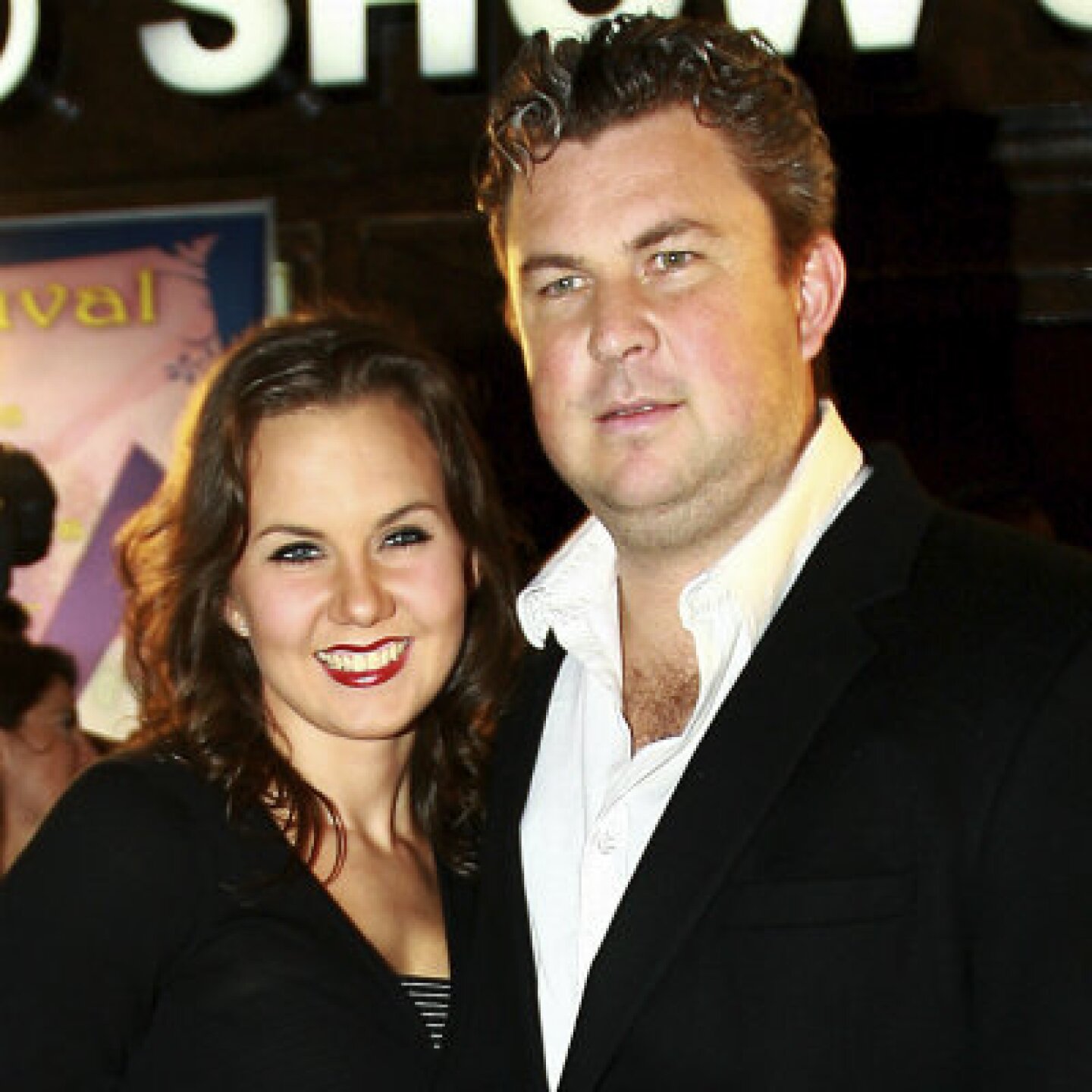 Michelle Vieth y Leandro Ampudia felices posando