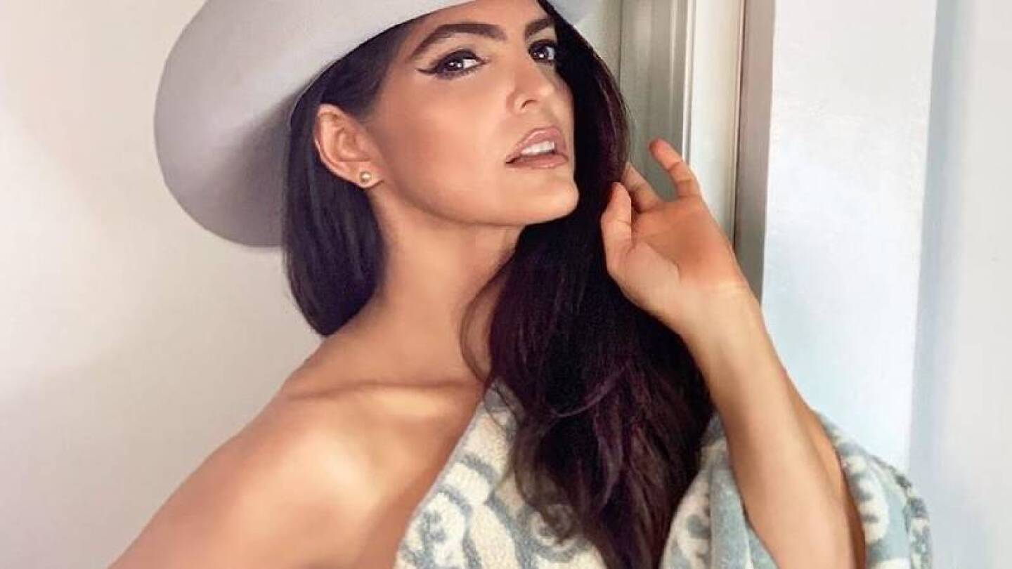 Ana Bárbara apoya a María