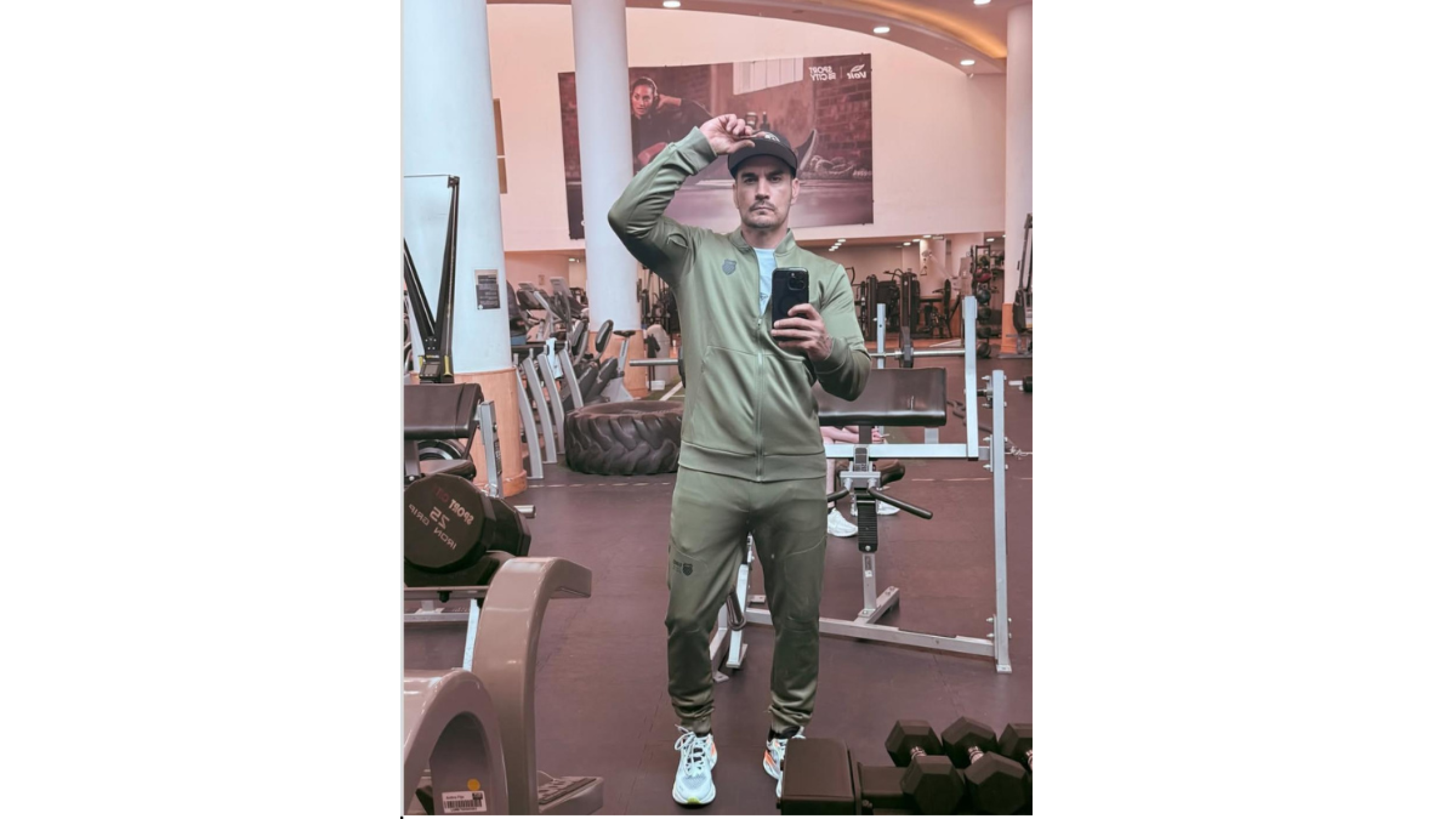 David Zepeda enciende las redes con picante fotografia.