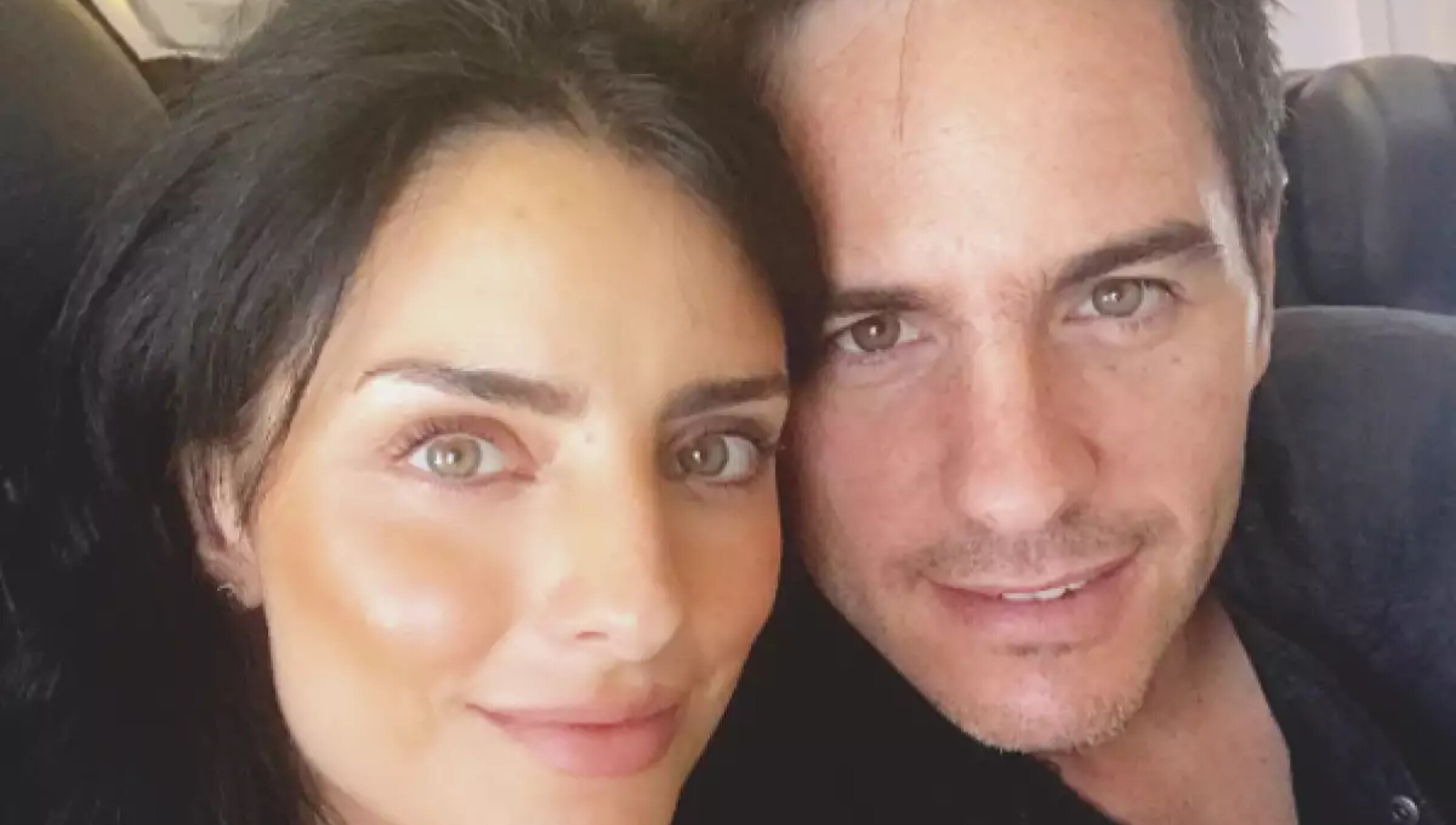 mauricio-ochmann-mama-aislinn-derbez (2).jpg