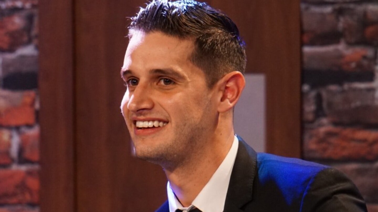 Adrián Marcelo se burla de 'tío Robert' y 'Cojo Feliz'