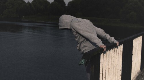 Joven suicida.