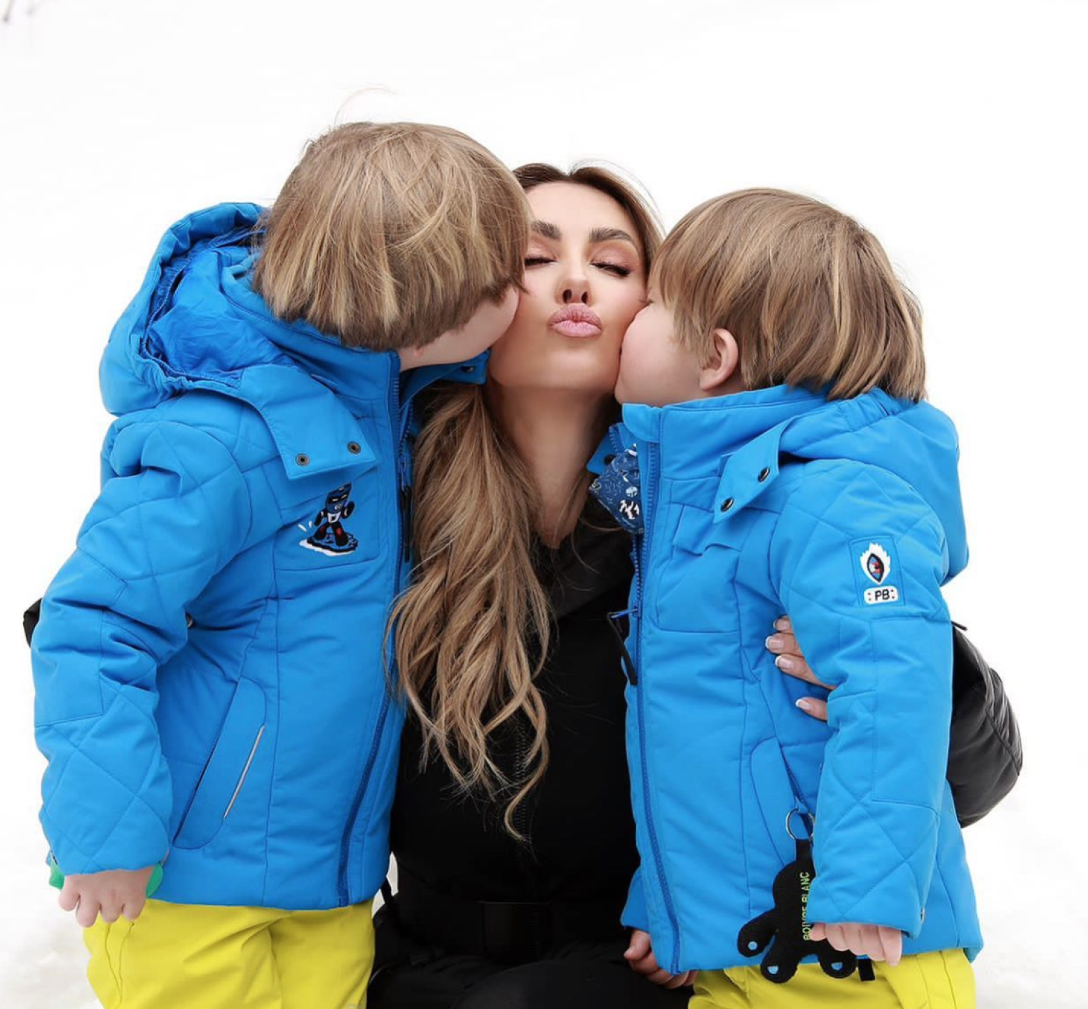 Anahí y sus hijos fotos