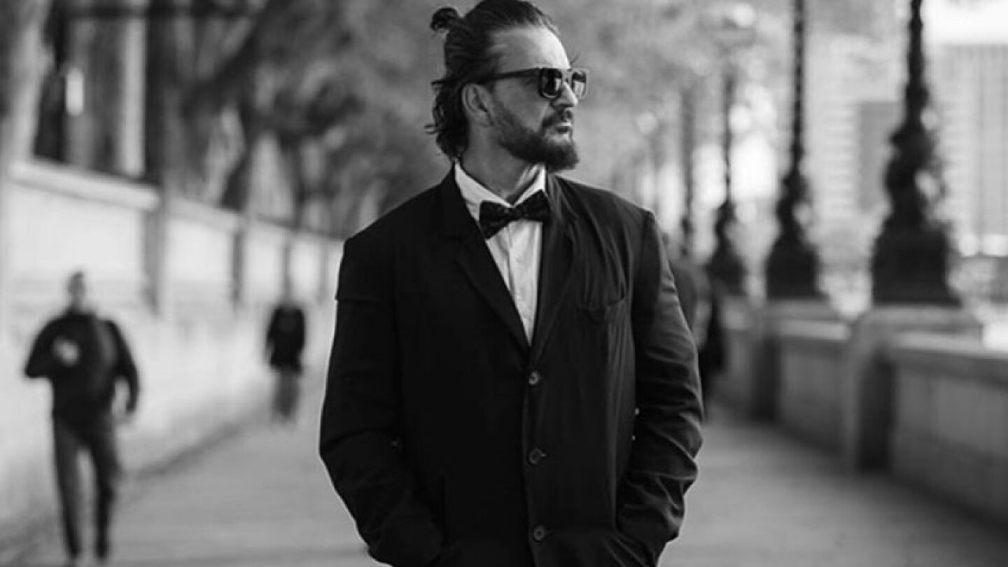 Ricardo Arjona Blanco negro
