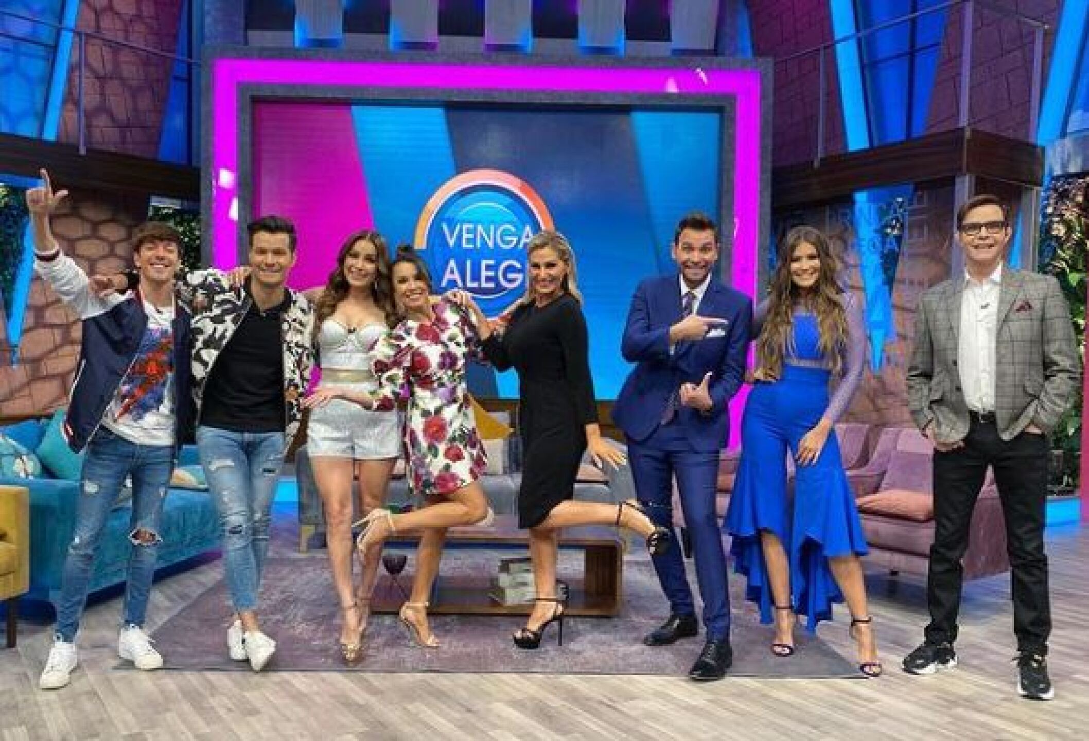 La conductora estaba feliz.