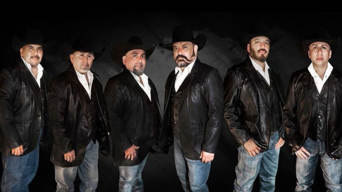 Ricardo Muñoz de Intocable rompe el silencio, tras críticas por aplicarse la vacuna