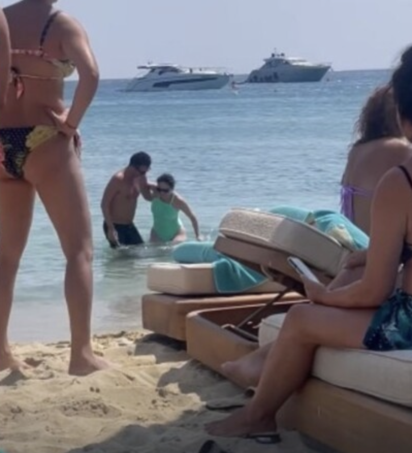 Ana de la Reguera en el mar