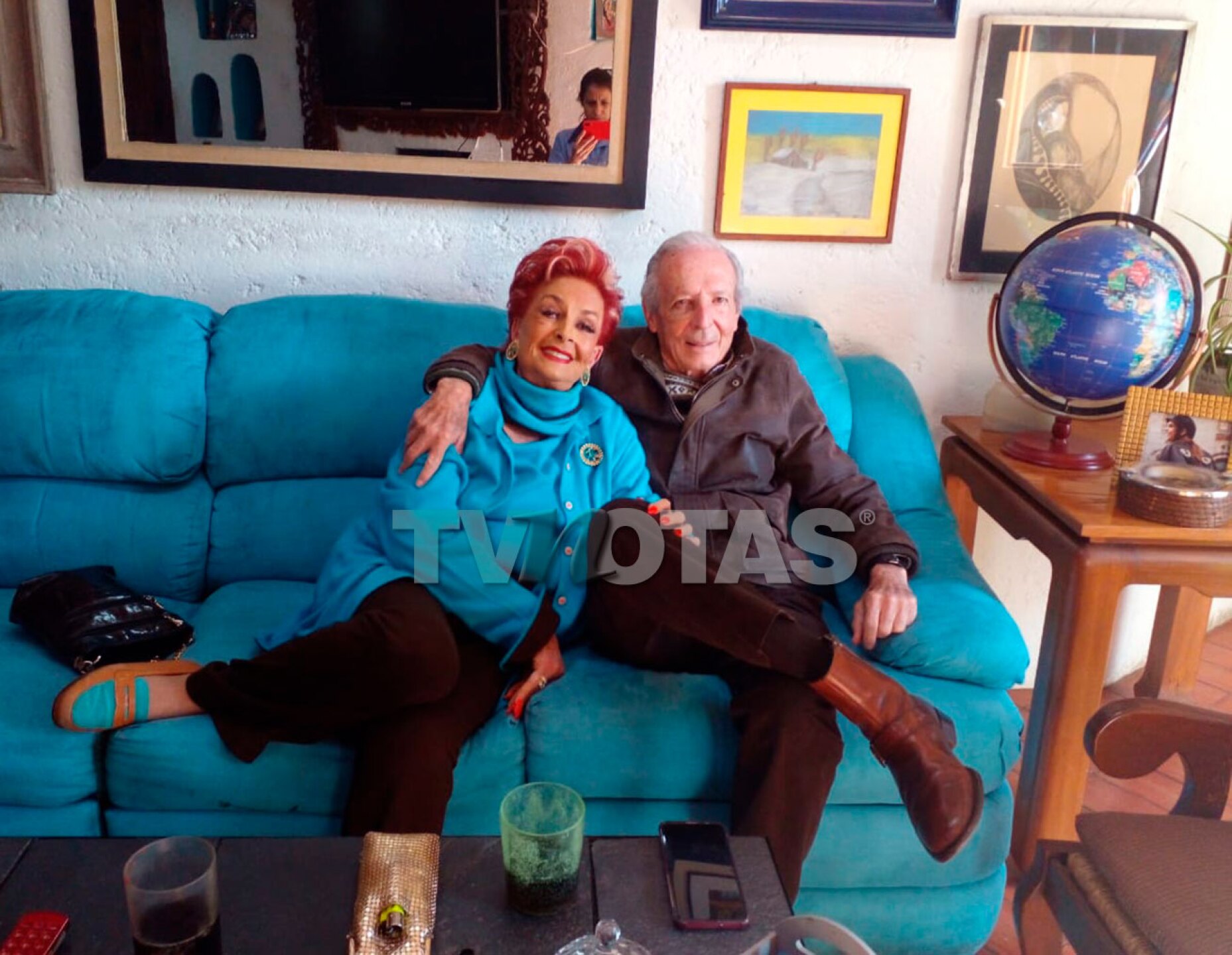 Talina Fernández y su novio juntos en su casa