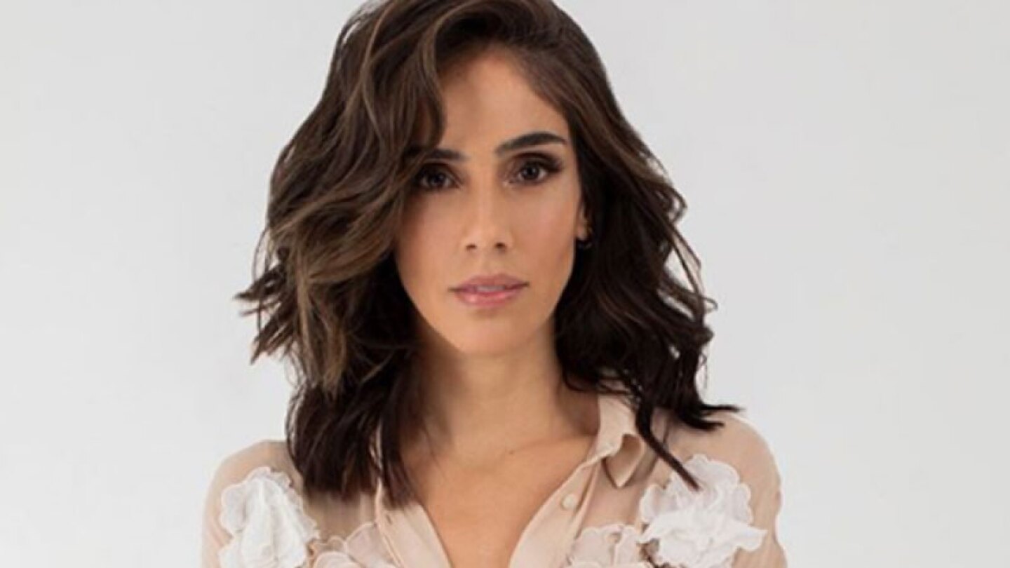 Sandra Echeverria mostró su talento en el canto junto a su esposo