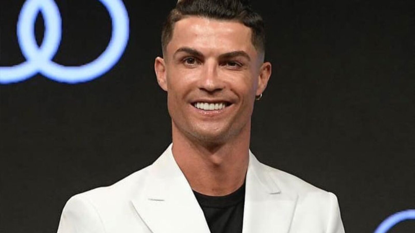 cristiano ronaldo se rapa en cuarentena