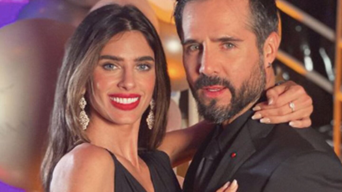 José Ron feliz con su noviazgo, confirmó que pronto habrá boda.
