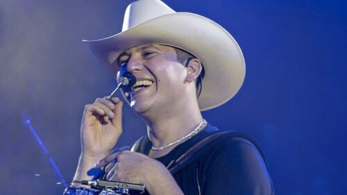 Además el cantante aseguró que hasta por un vaso de agua batallaba