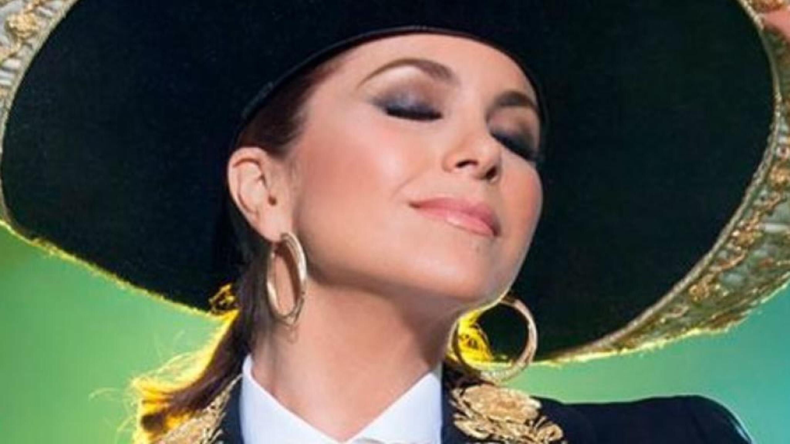 Lucero todos los años es invitada