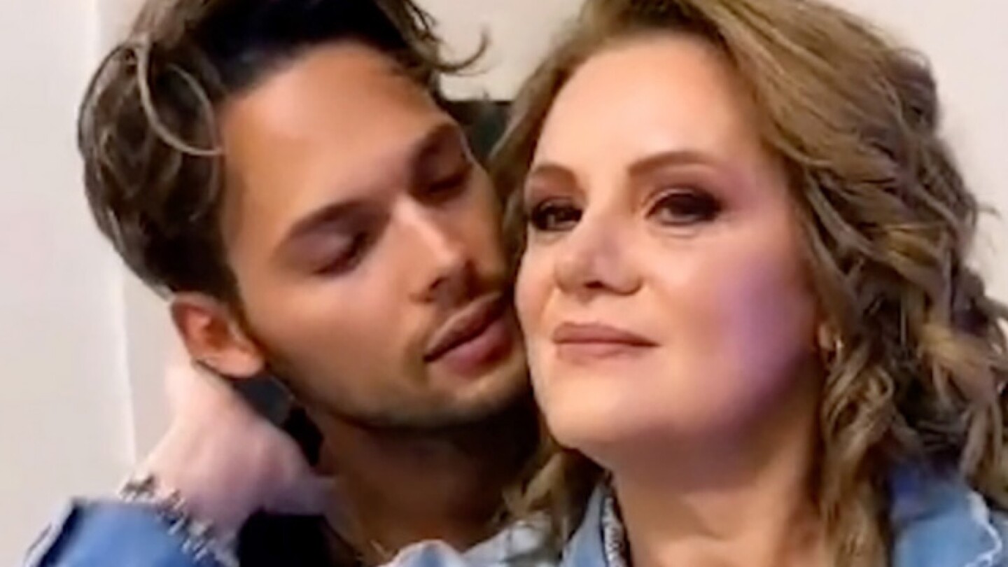 Erika Buenfil beso Emmanuel Palomares foto