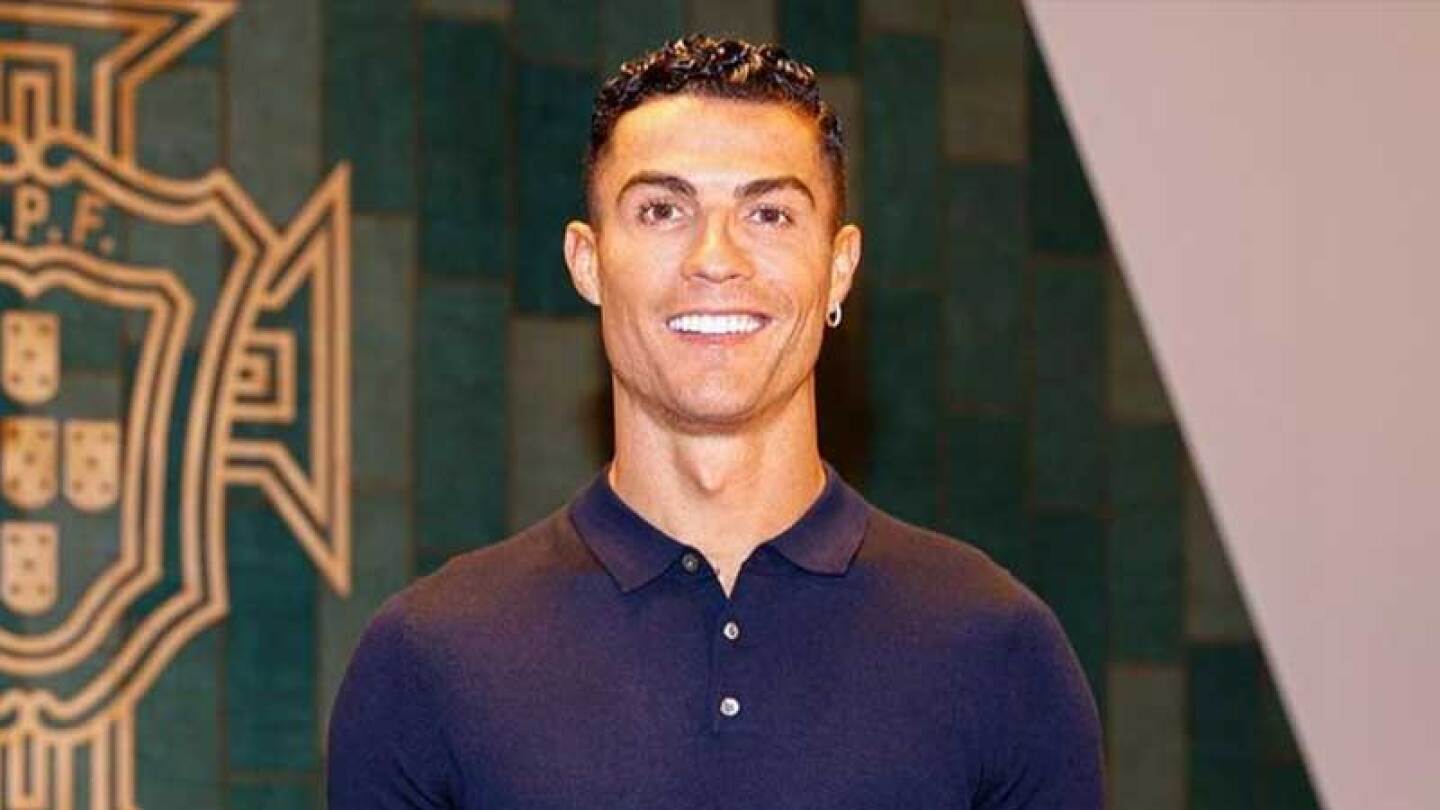 Cristiano Ronaldo cuida a sus hijos 