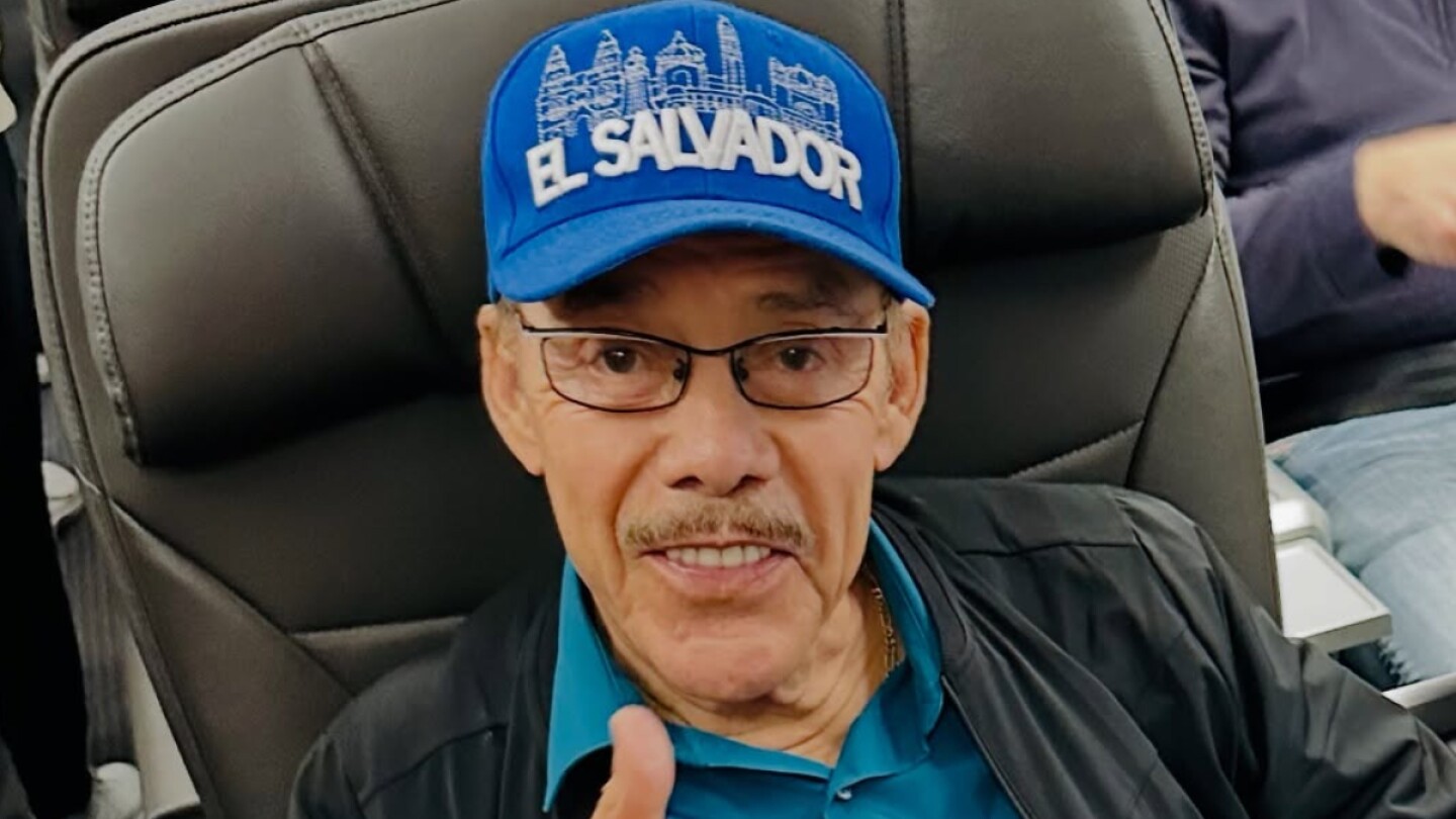 Don Pedro Rivera defiende su romance con su novia