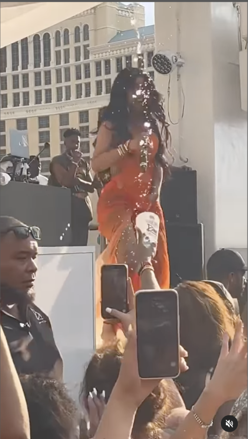 Cardi B agrade una fan
