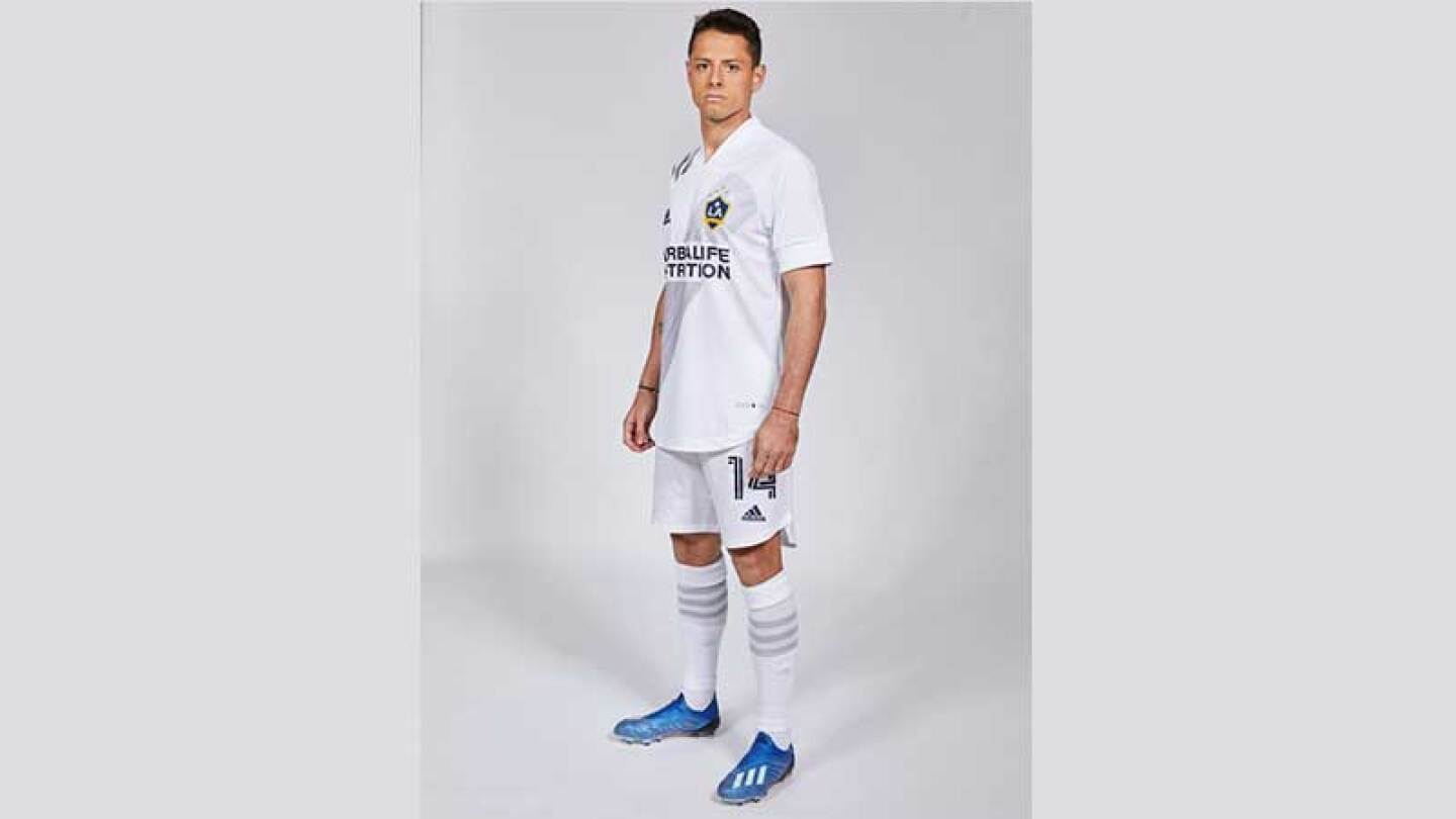 Galaxy dio la bienvenida al Chicharito.